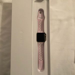 Apple Watch Series 2 38mm Gold includes 3 Bands